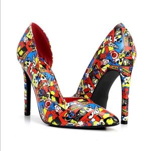 Red comic pump